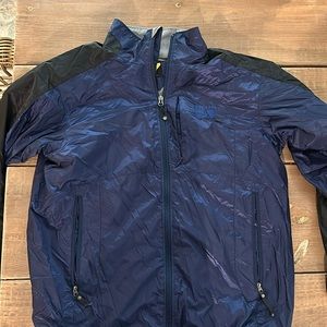 Mountain hardware wind breaker